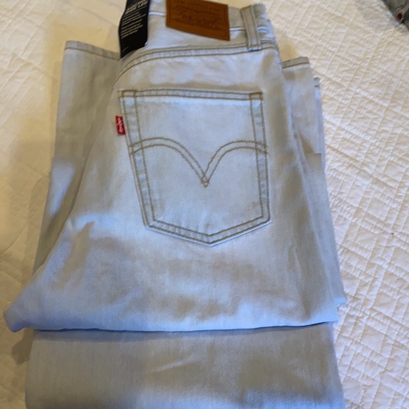 NWT LEVIS ribcage wide leg light wash jeans - Picture 14 of 14